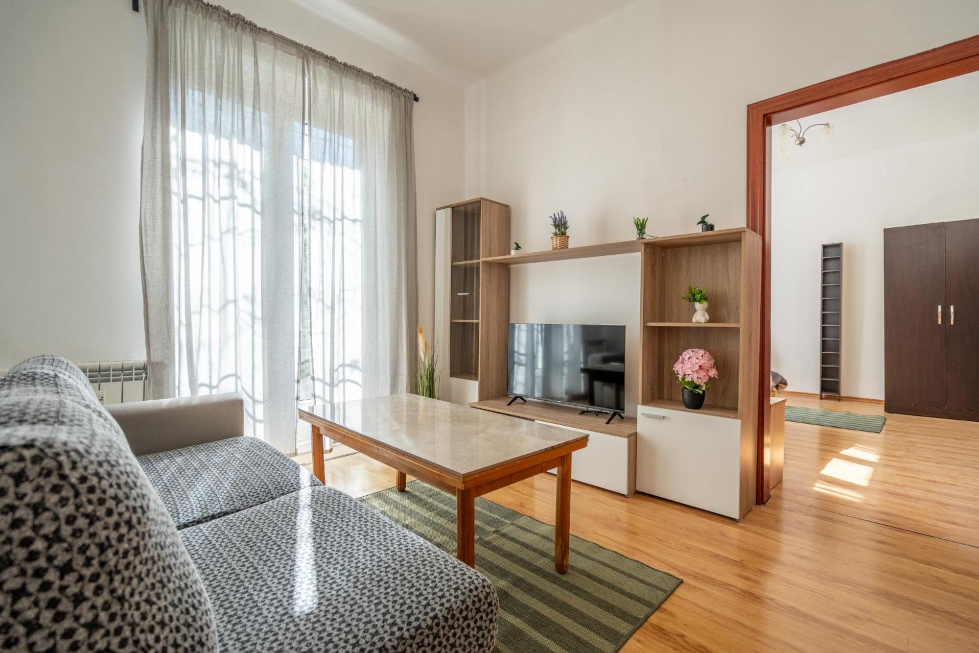 2 Bdr Next To The National Stadium * Sofia